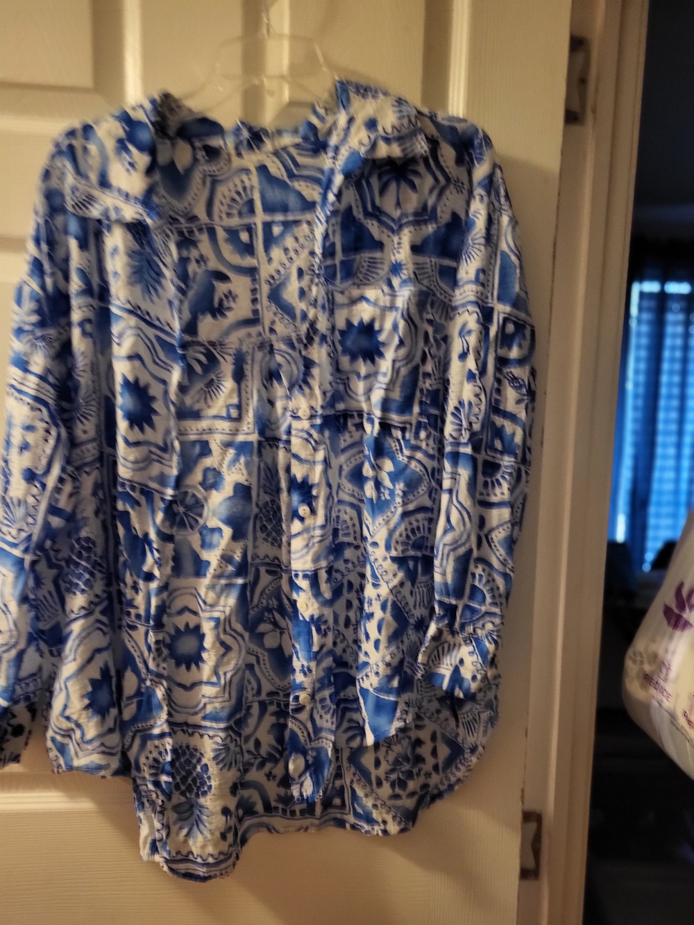 Blue & White Printed Used Women’s Button-Up Top